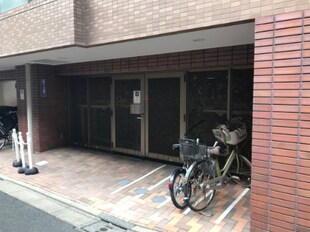 朝日上野マンションの物件外観写真